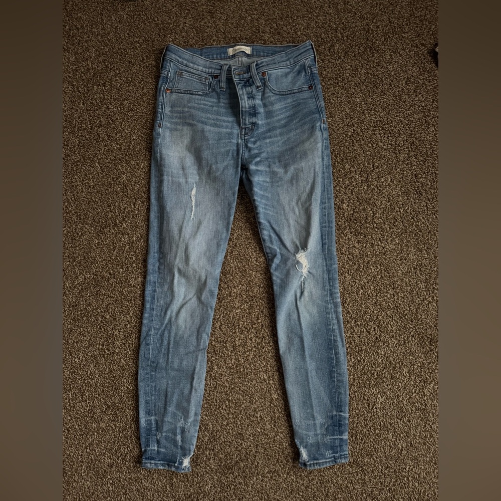 Madewell size 28 distressed skinny jeans